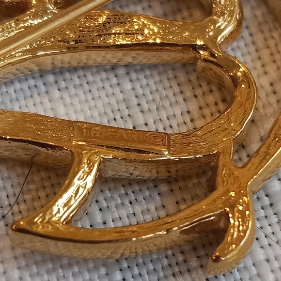 Vtg Goldtone Trifari Swan Pin - Picture 3 of 4